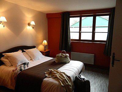 Logis - Auberge Du Colombier Guînes Eksteriør bilde