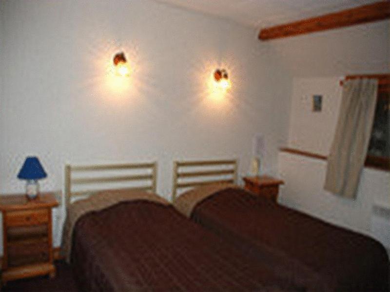 Logis - Auberge Du Colombier Guînes Eksteriør bilde